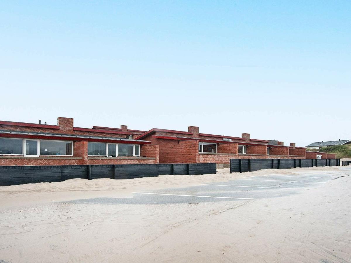 Two-Bedroom Holiday Home In Henne 7 Henne Strand Kültér fotó